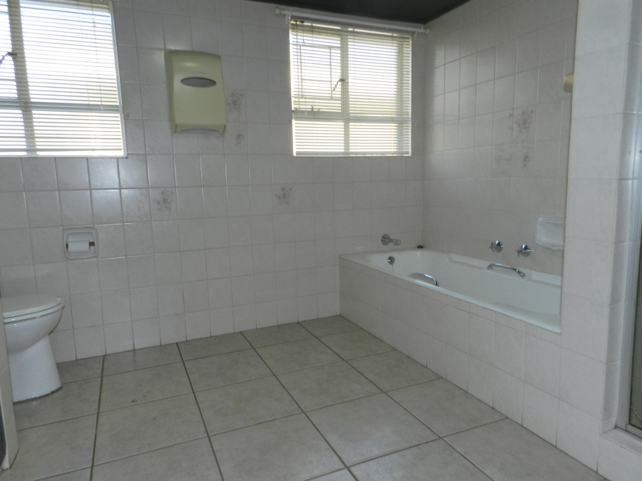 To Let 3 Bedroom Property for Rent in Florida Park Gauteng
