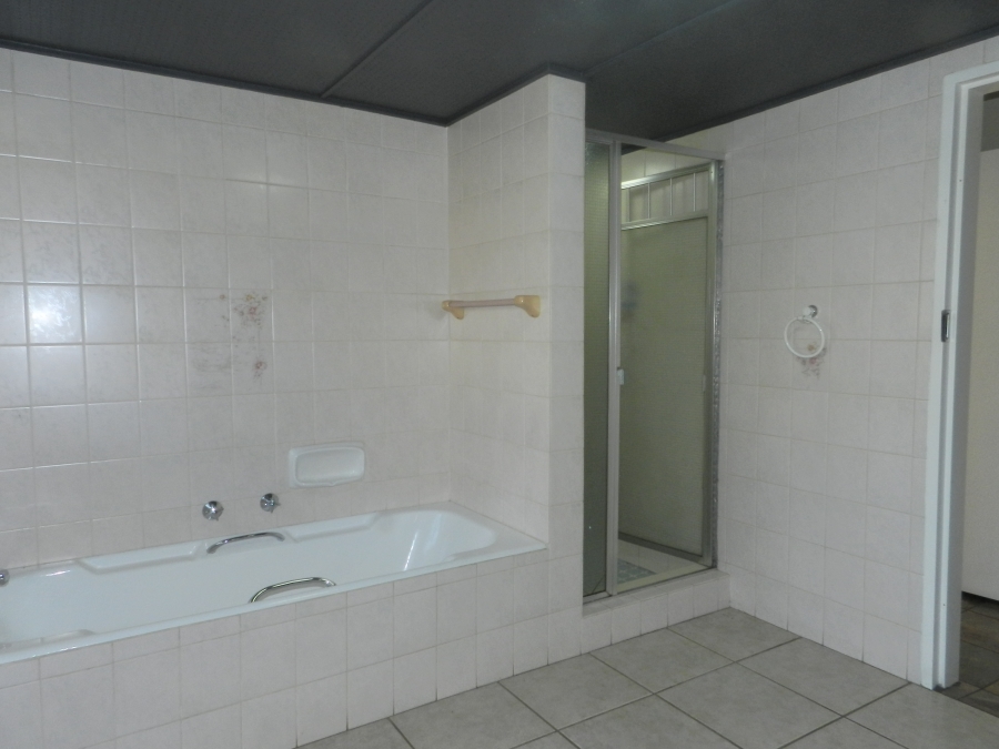 To Let 3 Bedroom Property for Rent in Florida Park Gauteng