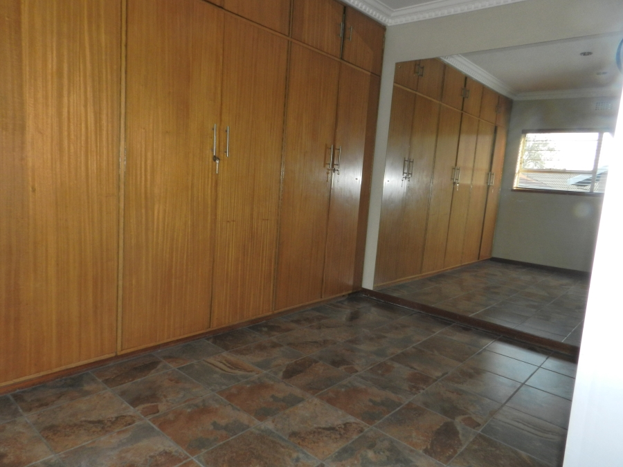 To Let 3 Bedroom Property for Rent in Florida Park Gauteng