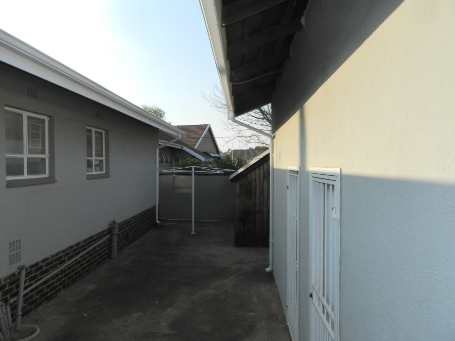 To Let 3 Bedroom Property for Rent in Florida Park Gauteng