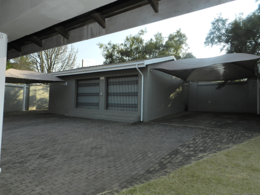 To Let 3 Bedroom Property for Rent in Florida Park Gauteng