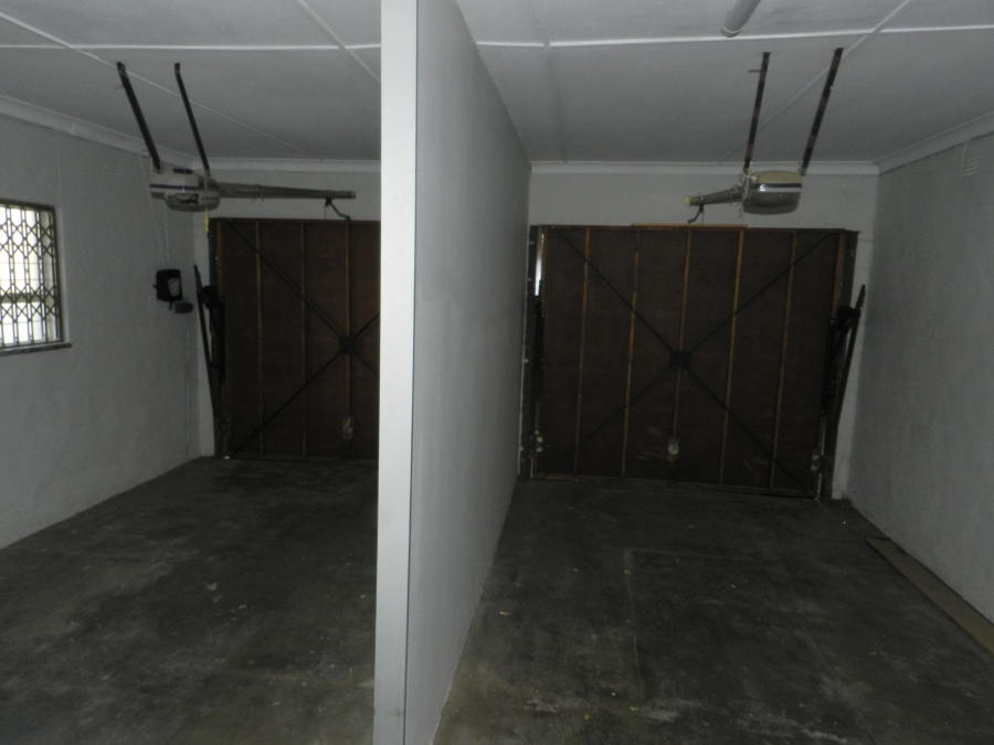 To Let 3 Bedroom Property for Rent in Florida Park Gauteng