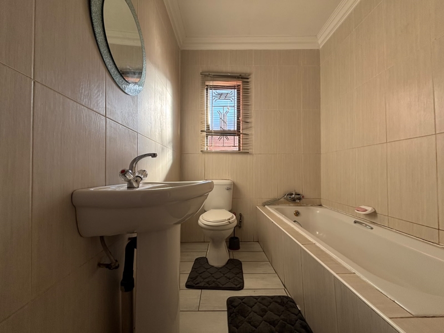 3 Bedroom Property for Sale in Sebokeng Zone 17 Gauteng