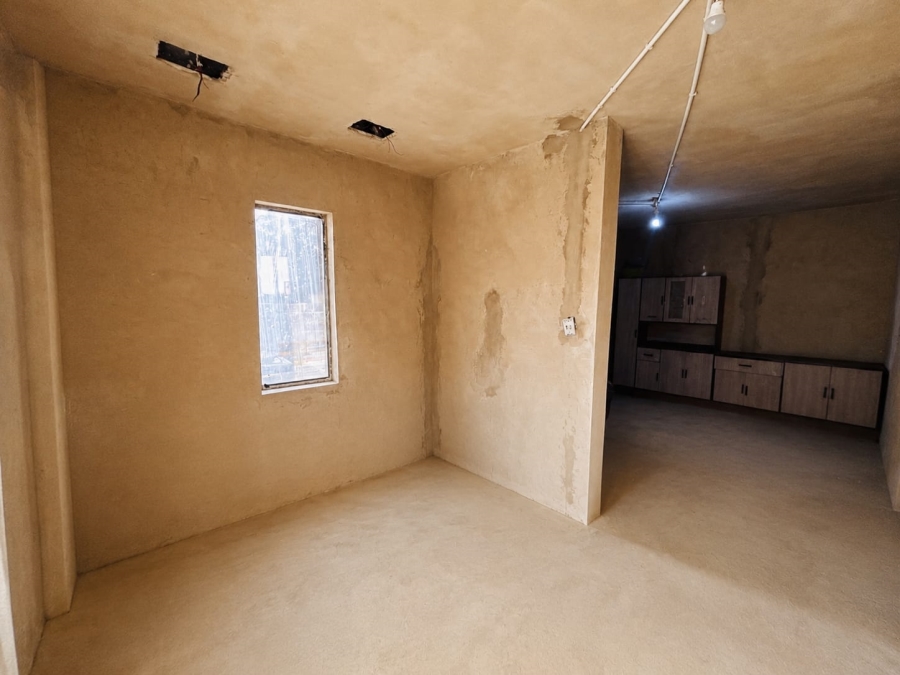 5 Bedroom Property for Sale in Golden Gardens Gauteng