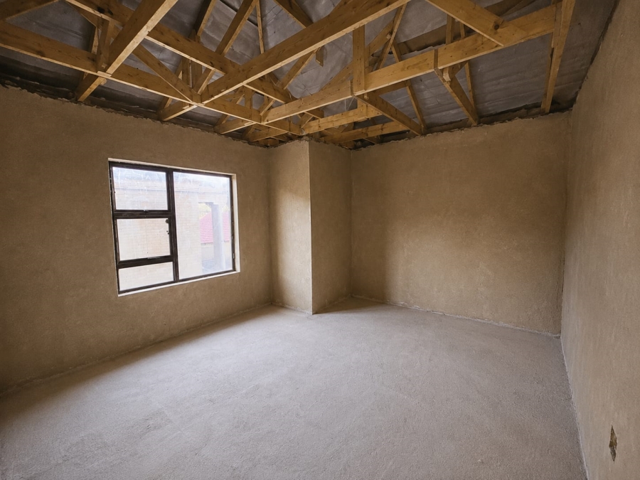 5 Bedroom Property for Sale in Golden Gardens Gauteng