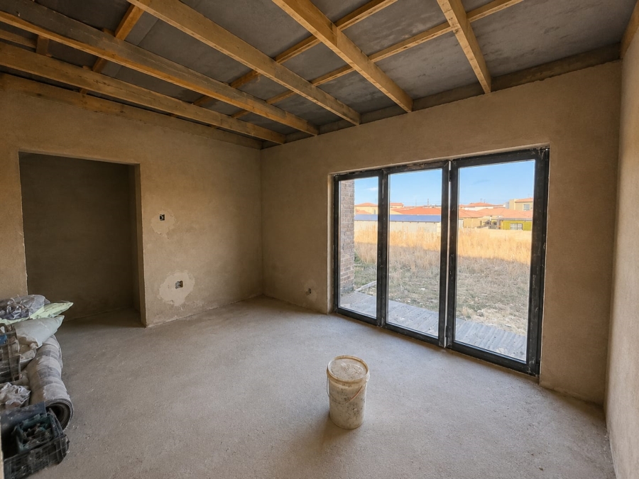 5 Bedroom Property for Sale in Golden Gardens Gauteng