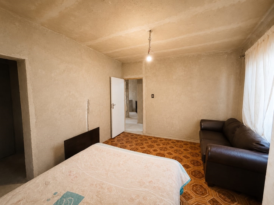 5 Bedroom Property for Sale in Golden Gardens Gauteng