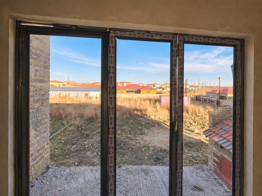 5 Bedroom Property for Sale in Golden Gardens Gauteng