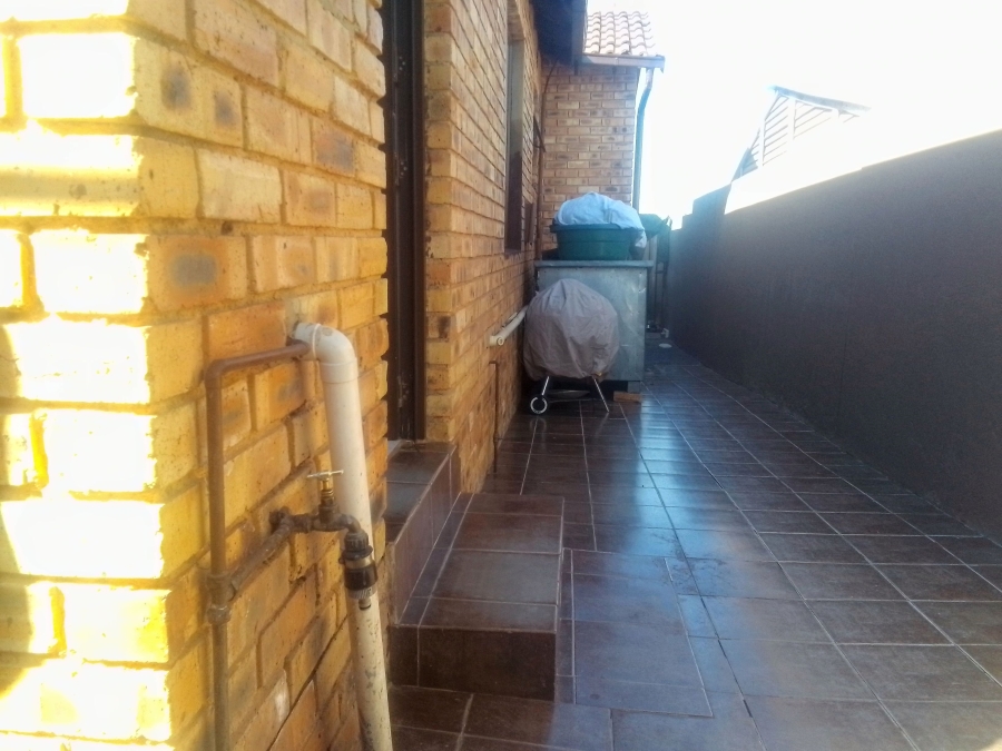 3 Bedroom Property for Sale in Groblerpark Gauteng