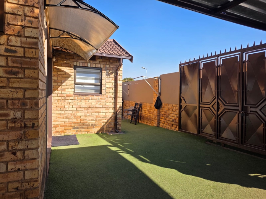 3 Bedroom Property for Sale in Groblerpark Gauteng