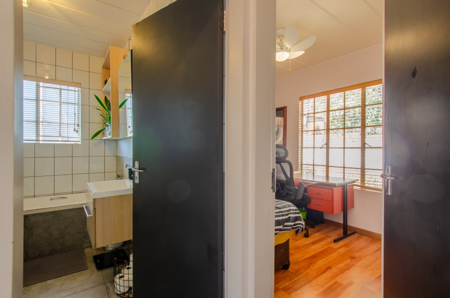 2 Bedroom Property for Sale in Rietvalleirand Gauteng