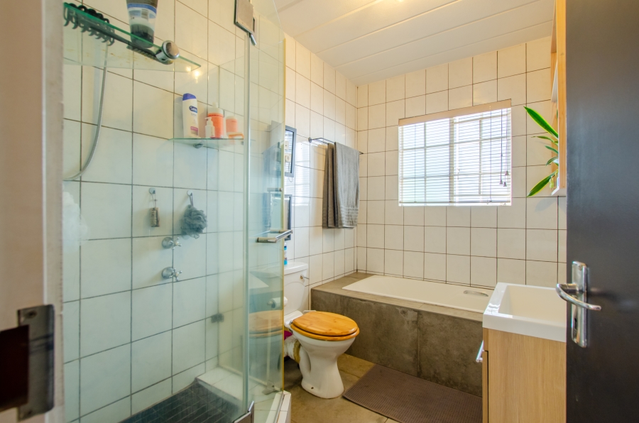 2 Bedroom Property for Sale in Rietvalleirand Gauteng