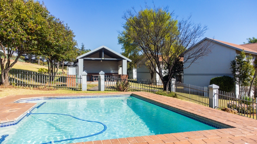 2 Bedroom Property for Sale in Rietvalleirand Gauteng