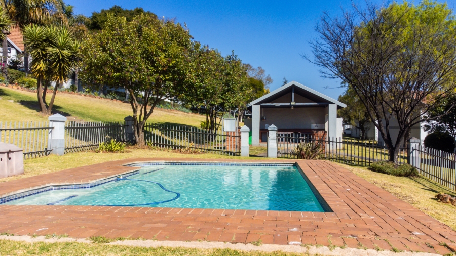 2 Bedroom Property for Sale in Rietvalleirand Gauteng