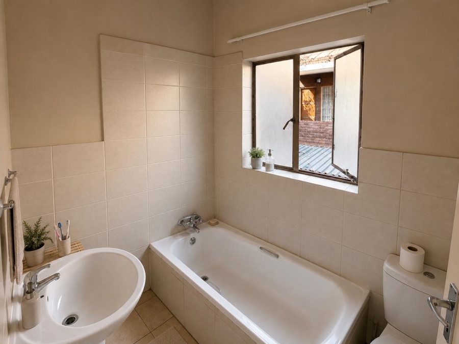 2 Bedroom Property for Sale in Pretoria Gardens Gauteng