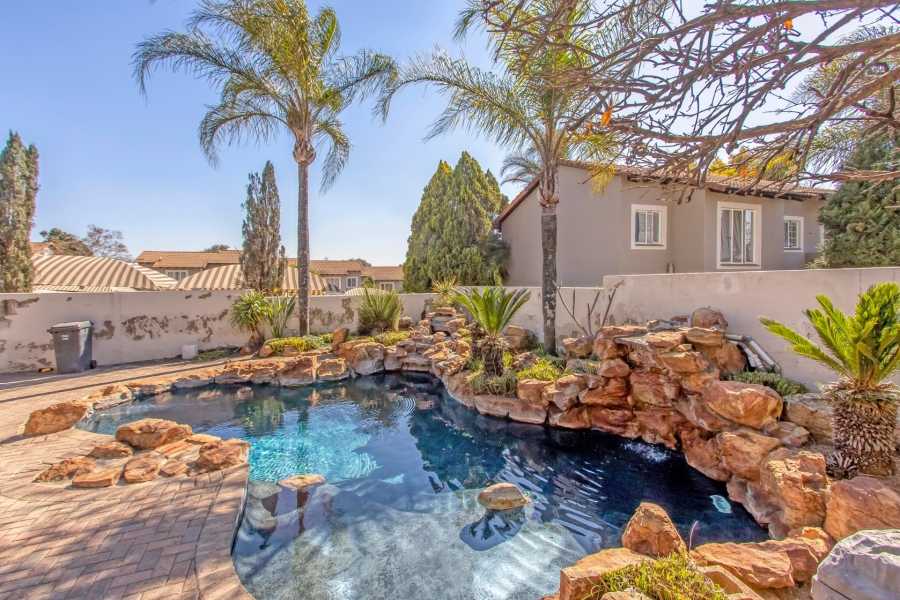 3 Bedroom Property for Sale in Lonehill Gauteng