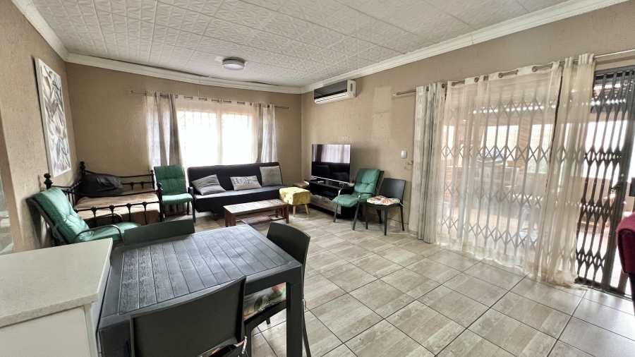 To Let 3 Bedroom Property for Rent in Vorna Valley Gauteng