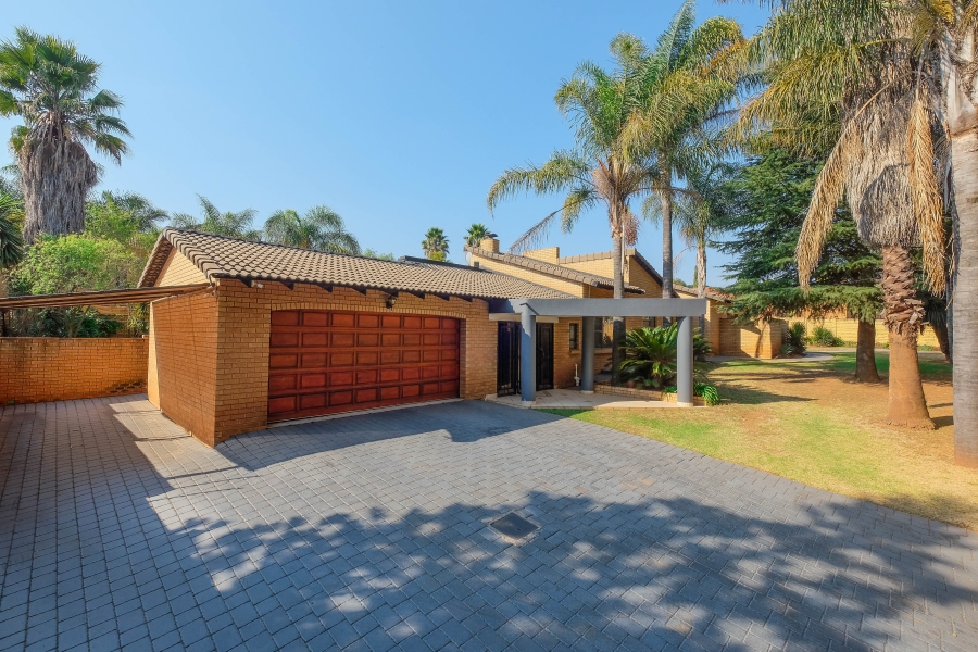 5 Bedroom Property for Sale in Wilro Park Gauteng