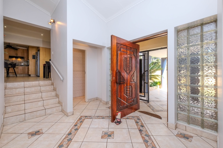 5 Bedroom Property for Sale in Wilro Park Gauteng