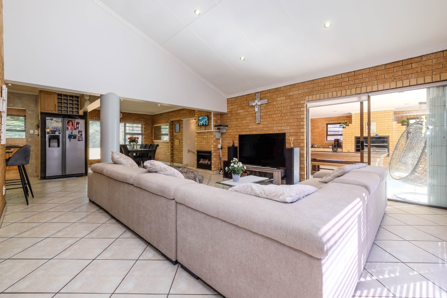 5 Bedroom Property for Sale in Wilro Park Gauteng