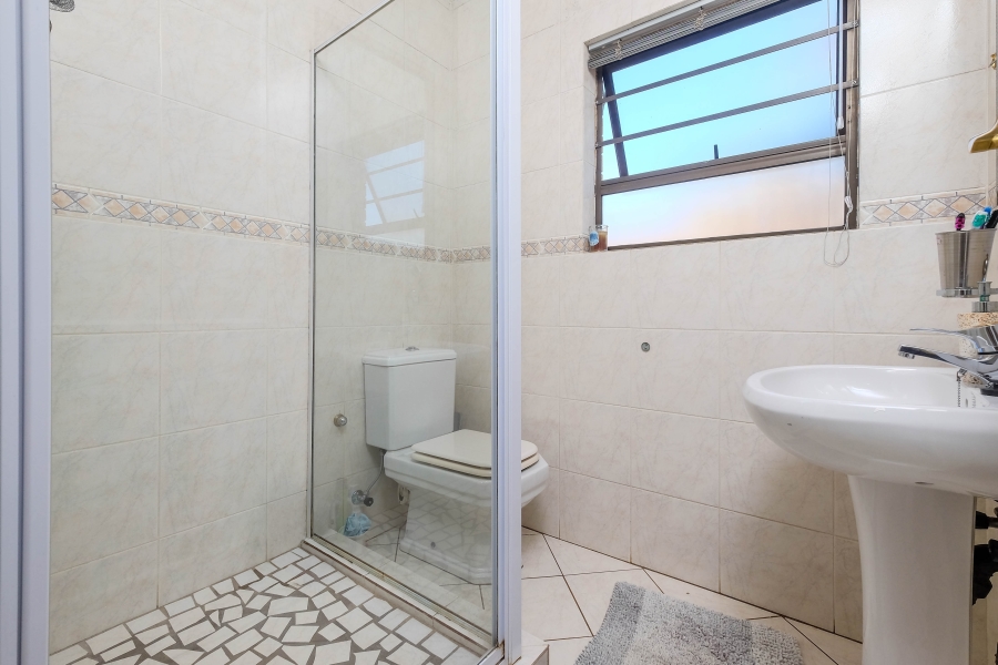 5 Bedroom Property for Sale in Wilro Park Gauteng