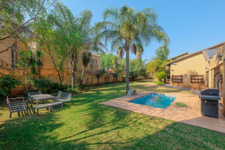 5 Bedroom Property for Sale in Wilro Park Gauteng