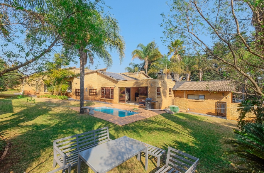 5 Bedroom Property for Sale in Wilro Park Gauteng