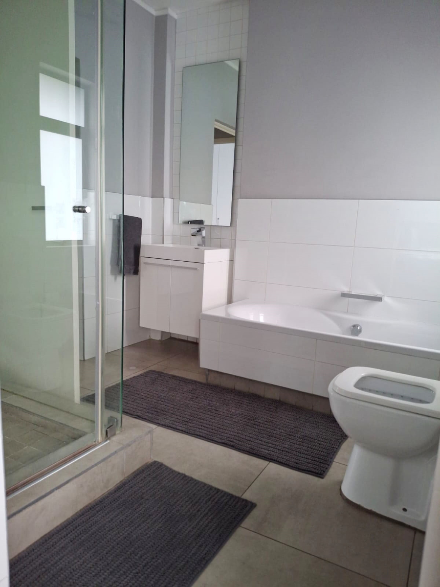 To Let 3 Bedroom Property for Rent in Oaklands Gauteng