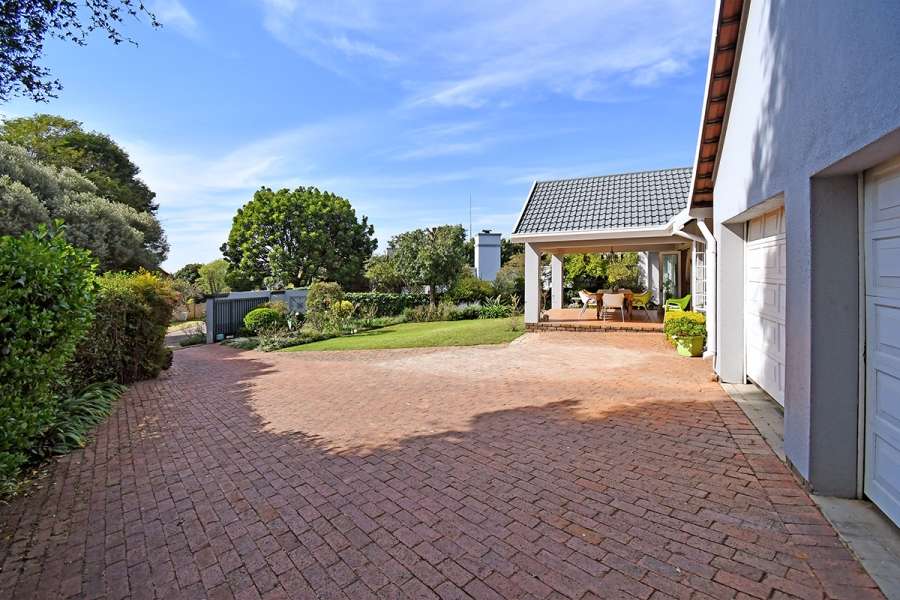 3 Bedroom Property for Sale in Hurlingham Manor Gauteng