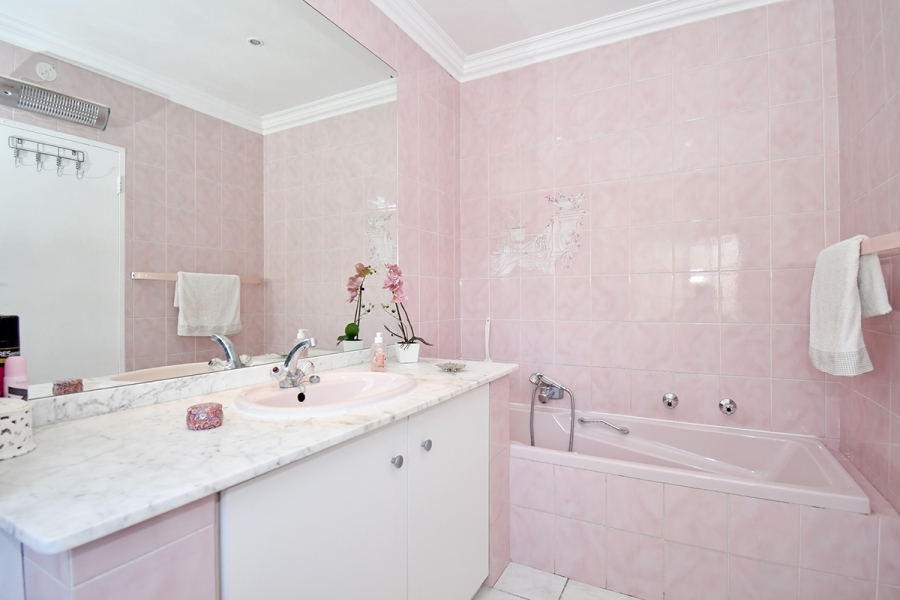 3 Bedroom Property for Sale in Hurlingham Manor Gauteng