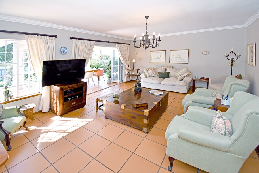 3 Bedroom Property for Sale in Hurlingham Manor Gauteng