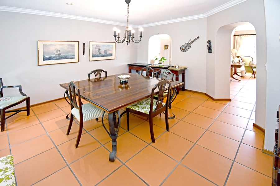 3 Bedroom Property for Sale in Hurlingham Manor Gauteng