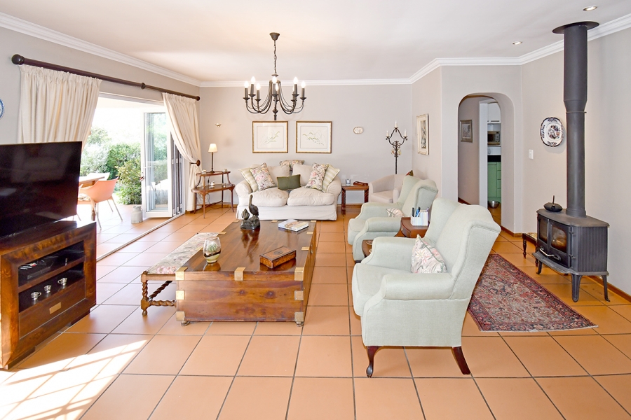 3 Bedroom Property for Sale in Hurlingham Manor Gauteng