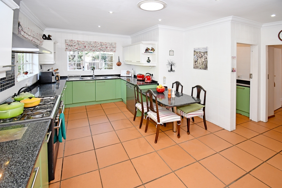 3 Bedroom Property for Sale in Hurlingham Manor Gauteng