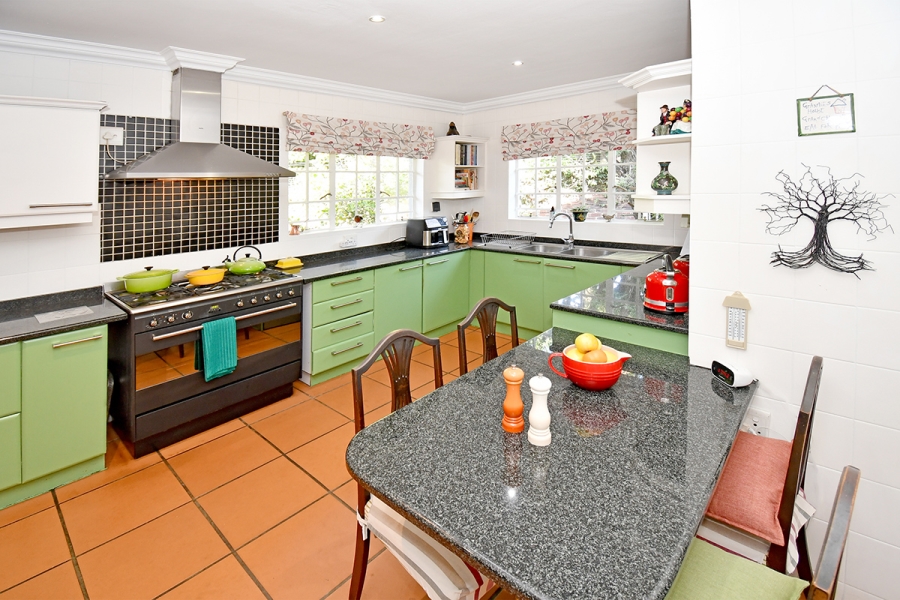 3 Bedroom Property for Sale in Hurlingham Manor Gauteng