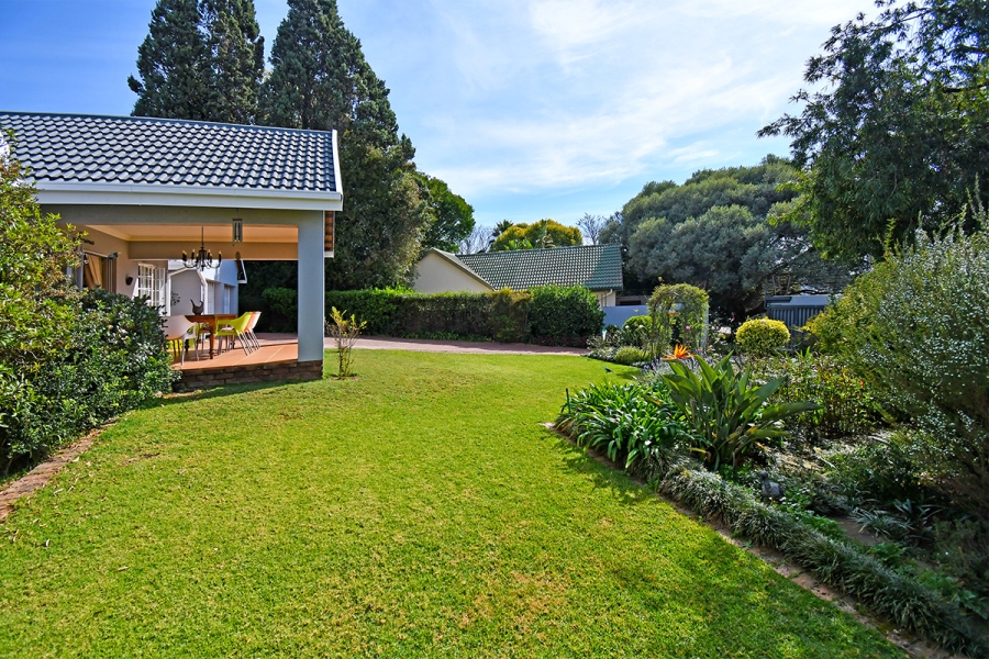 3 Bedroom Property for Sale in Hurlingham Manor Gauteng