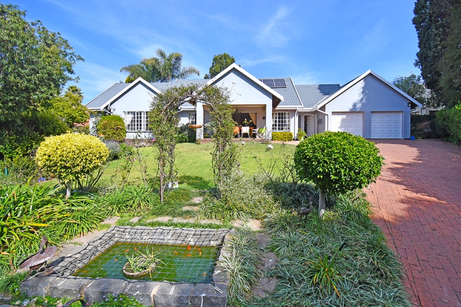 3 Bedroom Property for Sale in Hurlingham Manor Gauteng