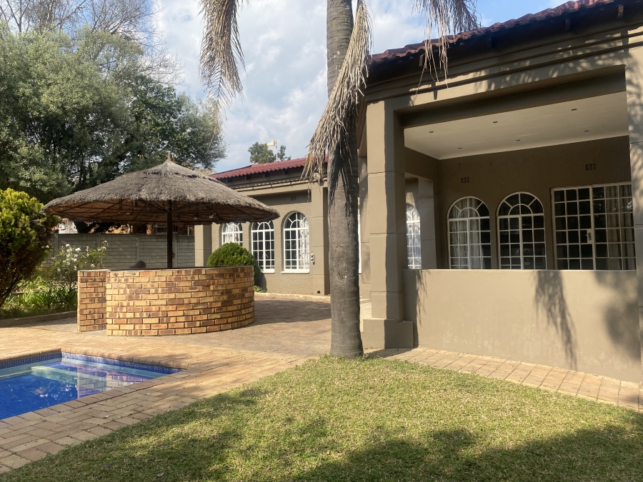 To Let 4 Bedroom Property for Rent in Fourways Gauteng