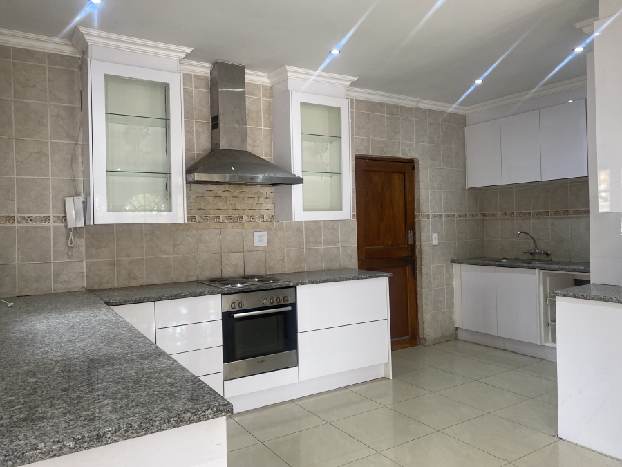 To Let 4 Bedroom Property for Rent in Fourways Gauteng