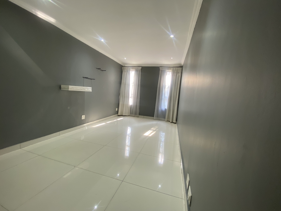 To Let 4 Bedroom Property for Rent in Fourways Gauteng