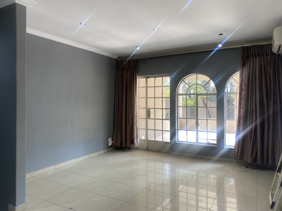 To Let 4 Bedroom Property for Rent in Fourways Gauteng