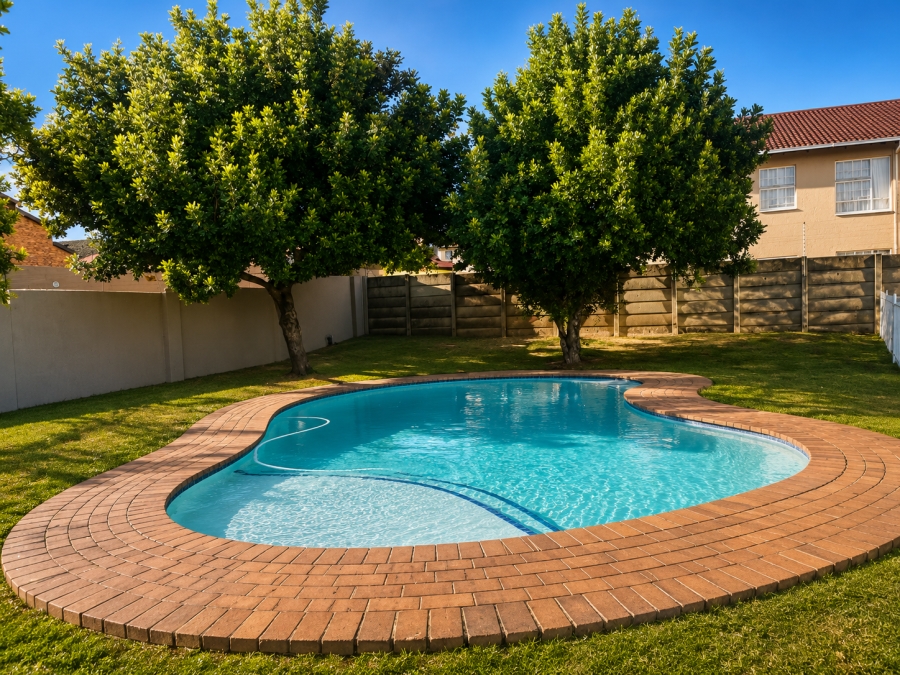 2 Bedroom Property for Sale in Vorna Valley Gauteng