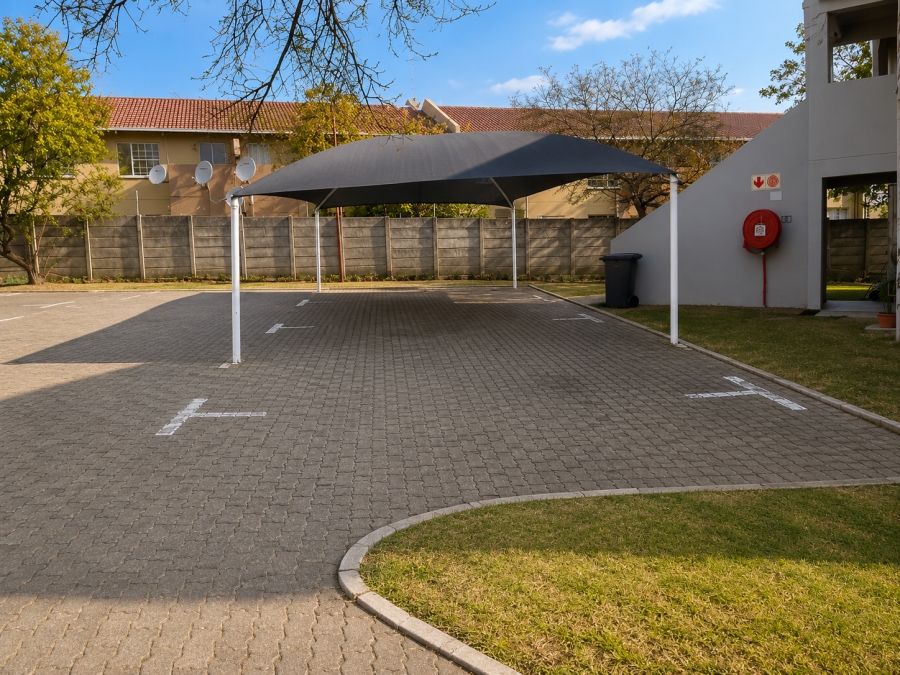2 Bedroom Property for Sale in Vorna Valley Gauteng