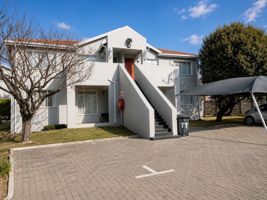2 Bedroom Property for Sale in Vorna Valley Gauteng