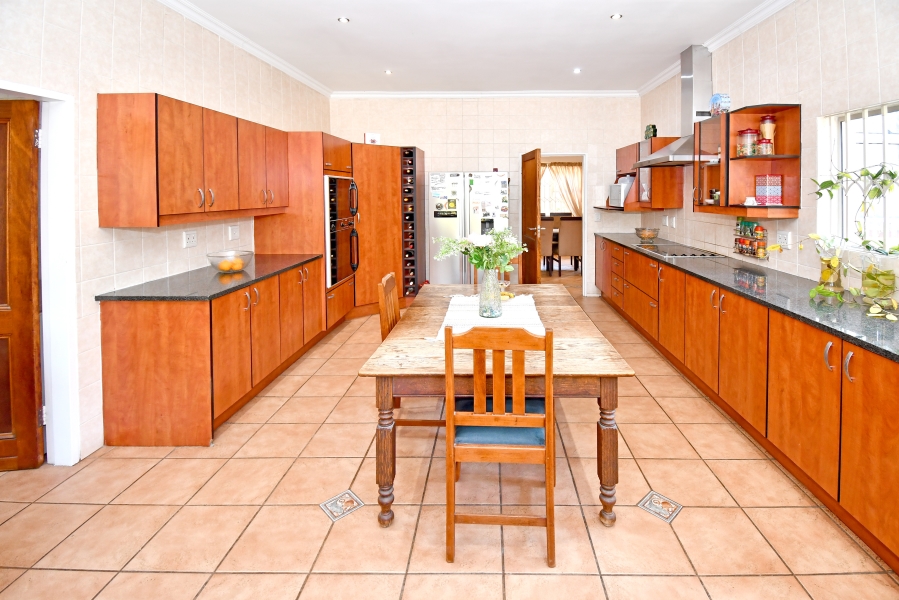 5 Bedroom Property for Sale in Chartwell Gauteng