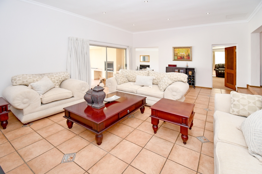 5 Bedroom Property for Sale in Chartwell Gauteng