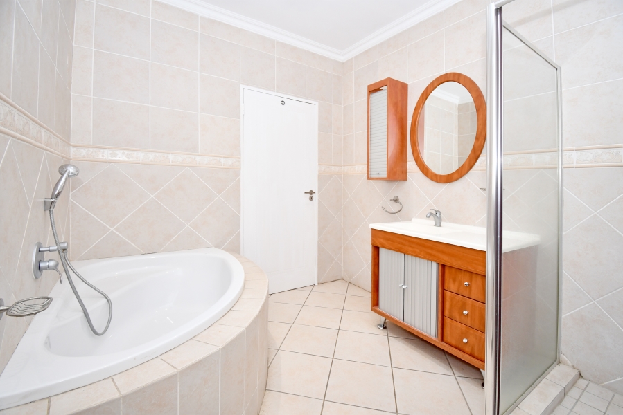 5 Bedroom Property for Sale in Chartwell Gauteng