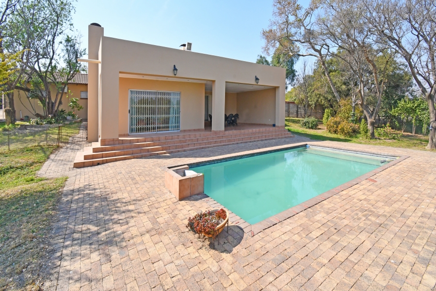 5 Bedroom Property for Sale in Chartwell Gauteng
