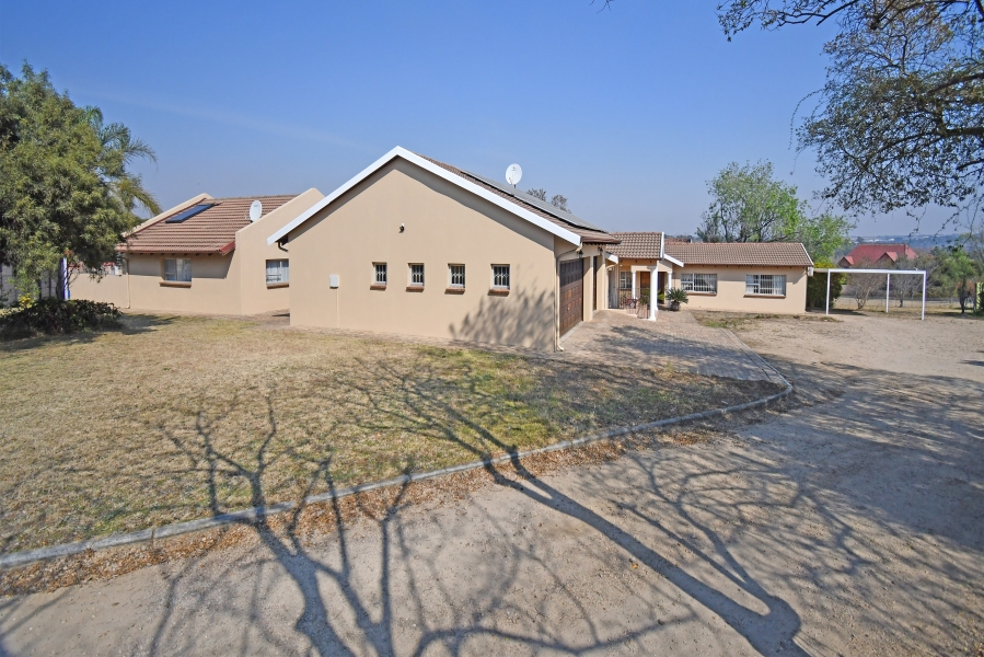 5 Bedroom Property for Sale in Chartwell Gauteng