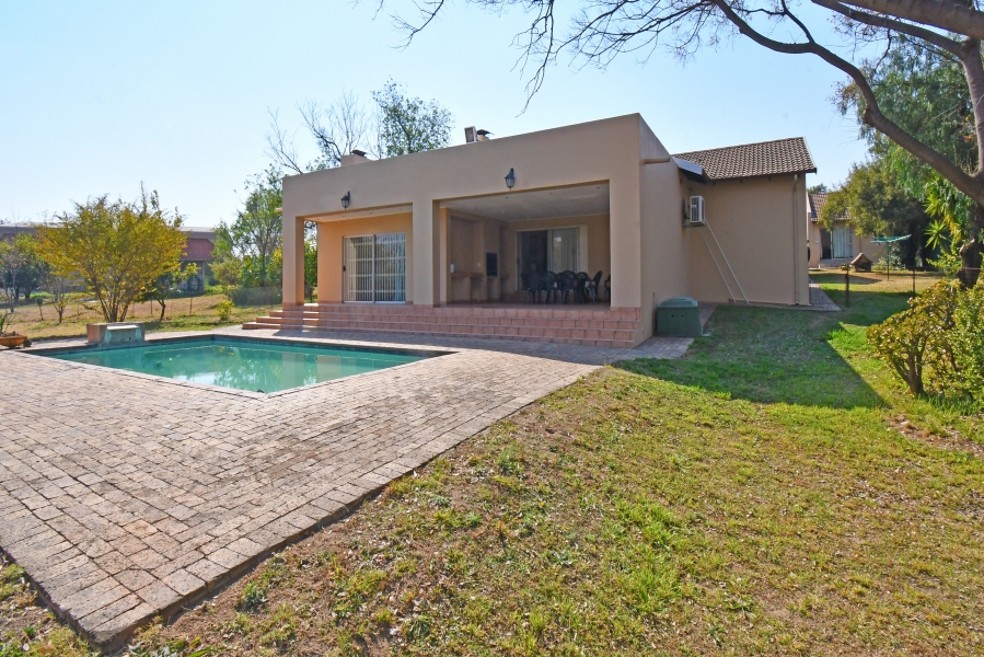 5 Bedroom Property for Sale in Chartwell Gauteng
